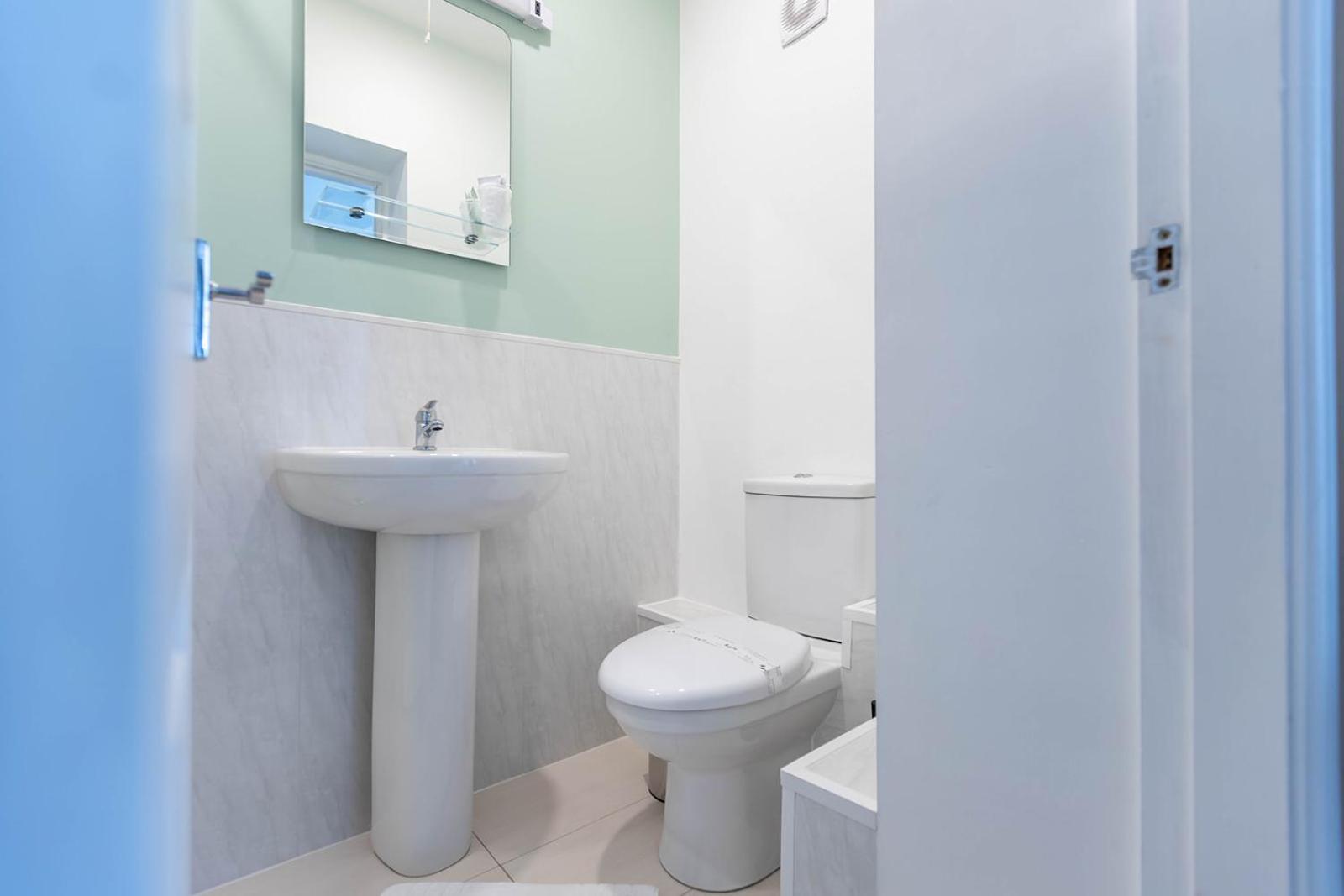 Windermere Studio Rooms - With Free Car Parking Onsite Eksteriør bilde