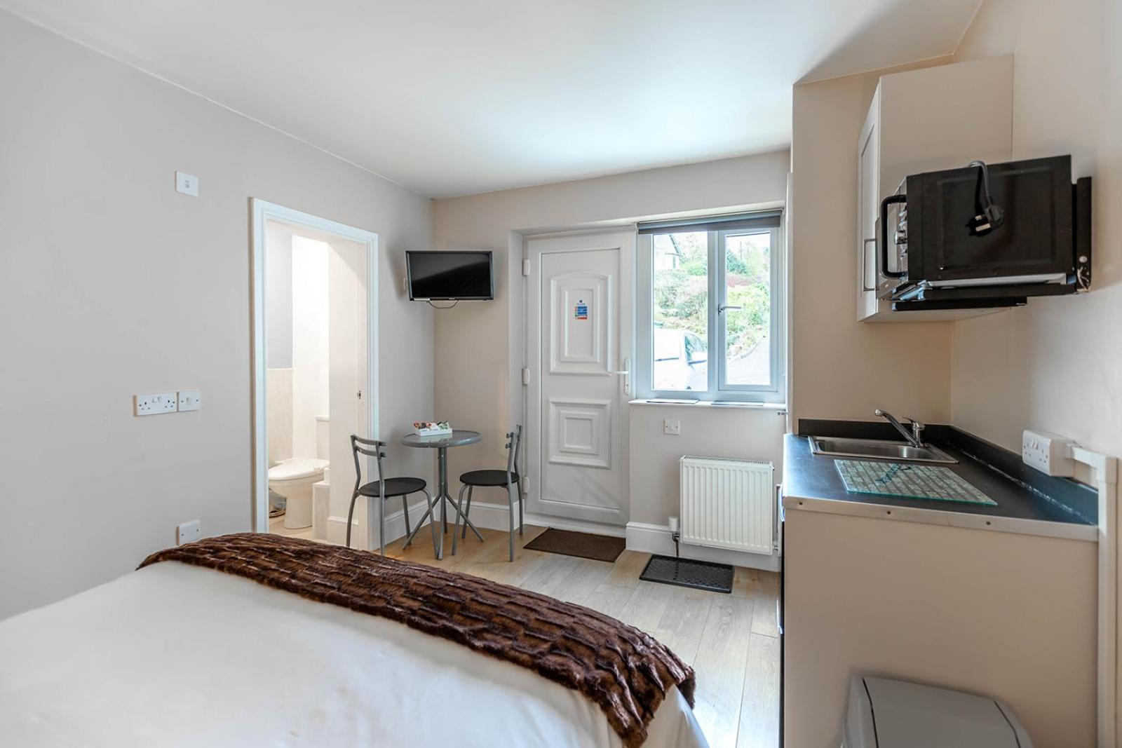 Windermere Studio Rooms - With Free Car Parking Onsite Eksteriør bilde