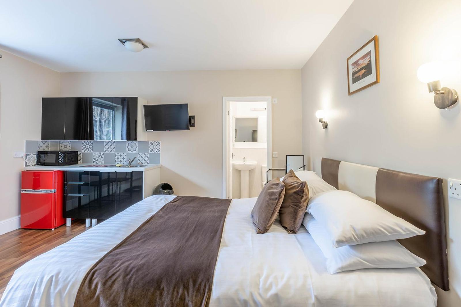 Windermere Studio Rooms - With Free Car Parking Onsite Eksteriør bilde