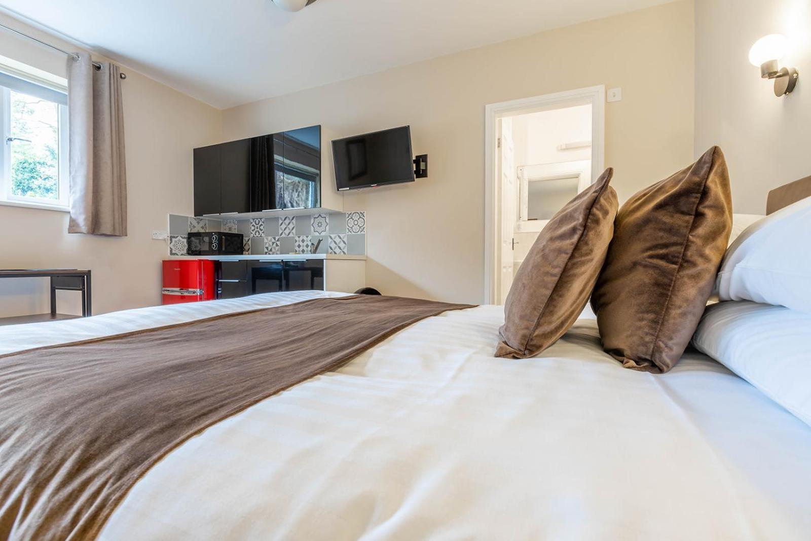 Windermere Studio Rooms - With Free Car Parking Onsite Eksteriør bilde