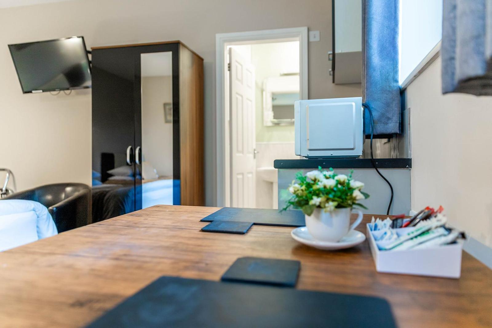 Windermere Studio Rooms - With Free Car Parking Onsite Eksteriør bilde