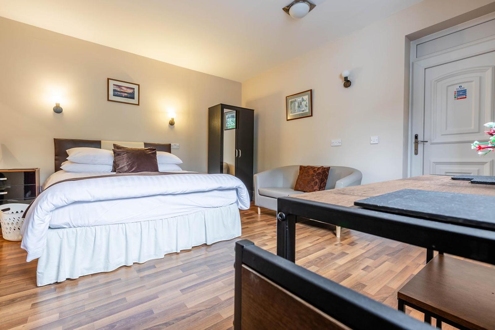 Windermere Studio Rooms - With Free Car Parking Onsite Eksteriør bilde
