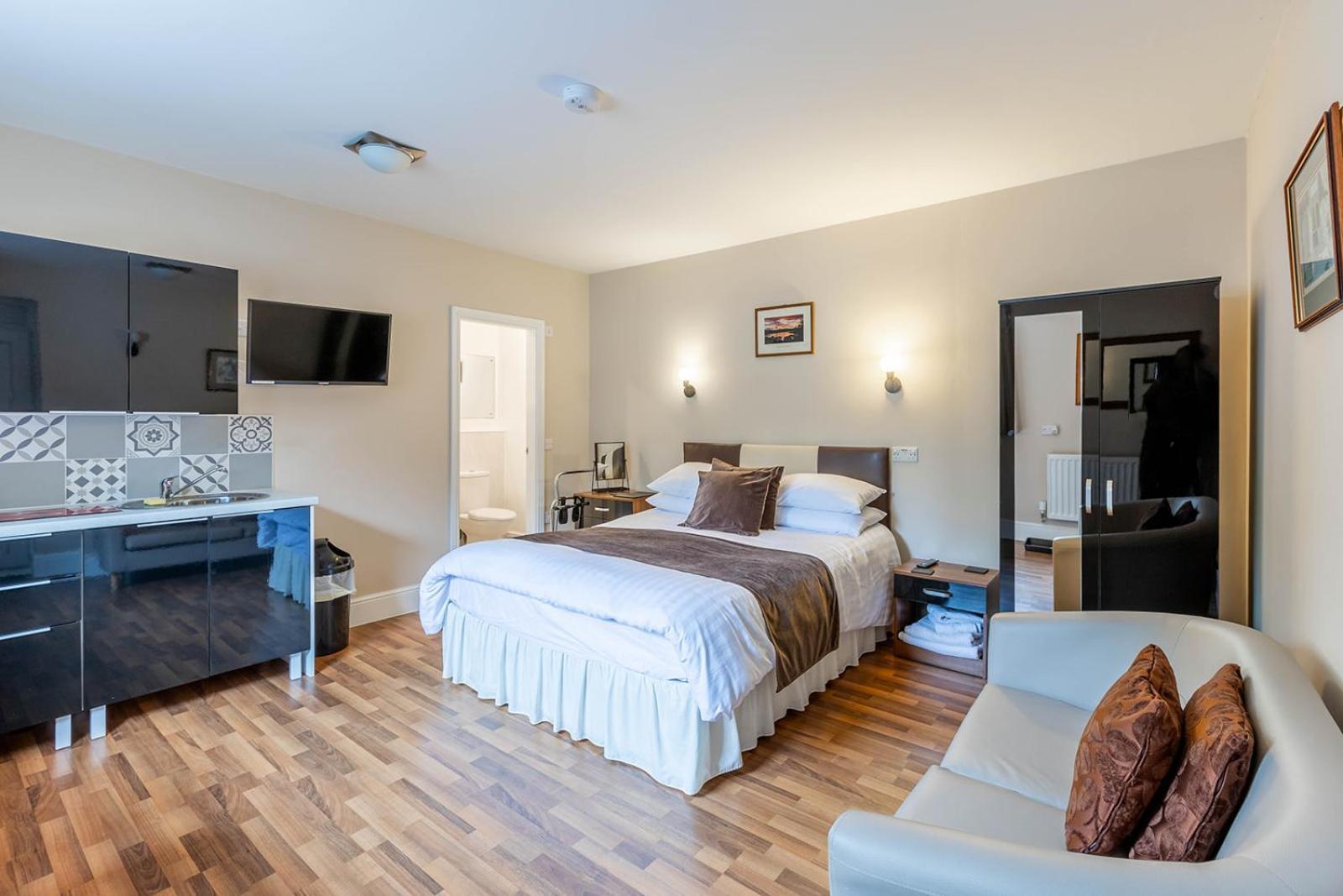 Windermere Studio Rooms - With Free Car Parking Onsite Eksteriør bilde