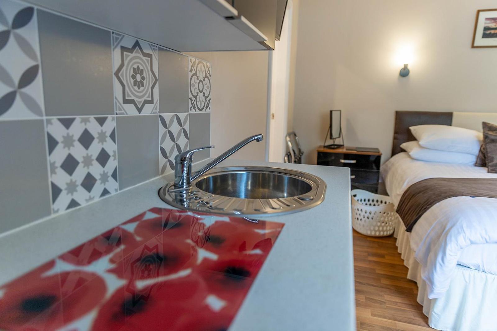 Windermere Studio Rooms - With Free Car Parking Onsite Eksteriør bilde