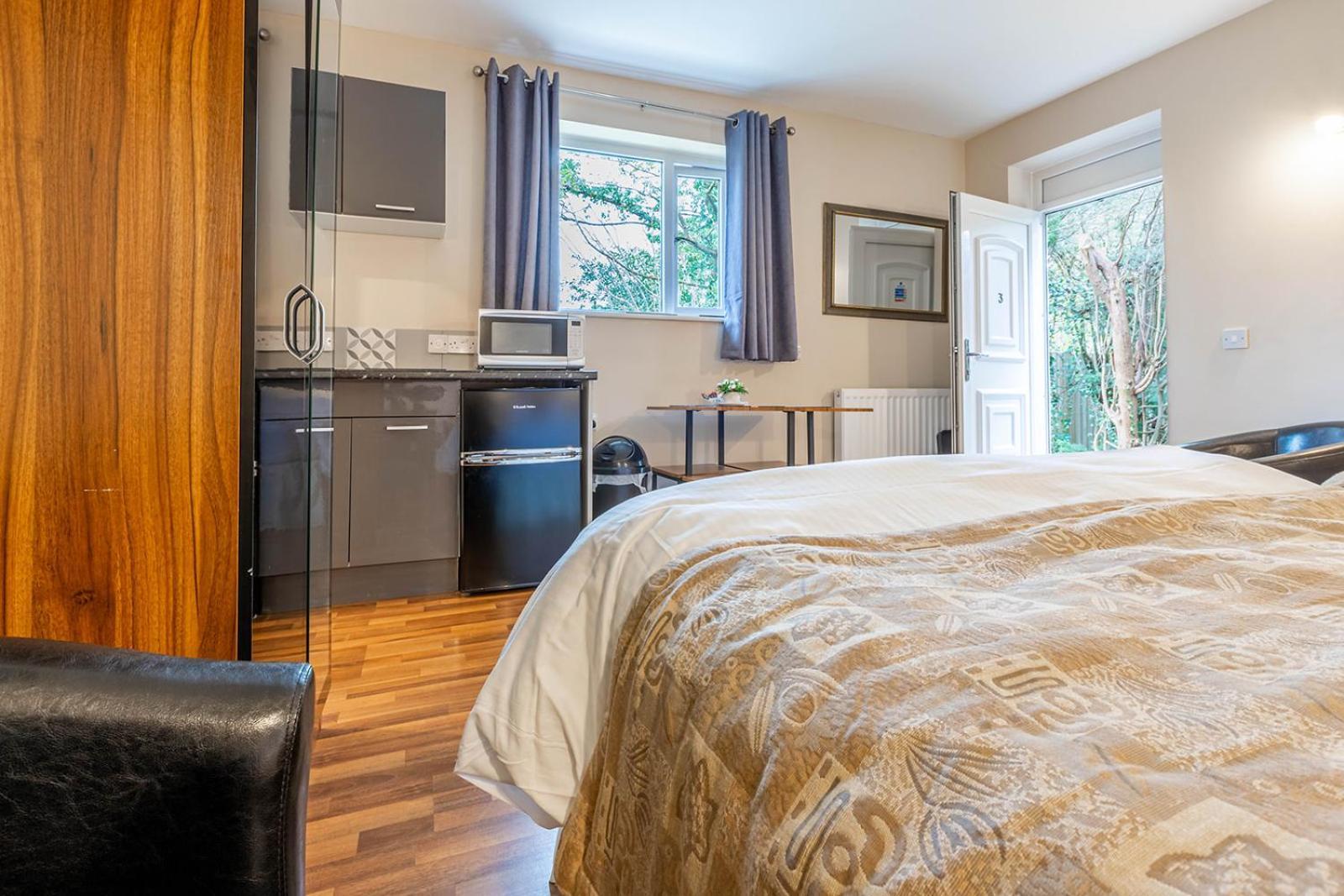 Windermere Studio Rooms - With Free Car Parking Onsite Eksteriør bilde
