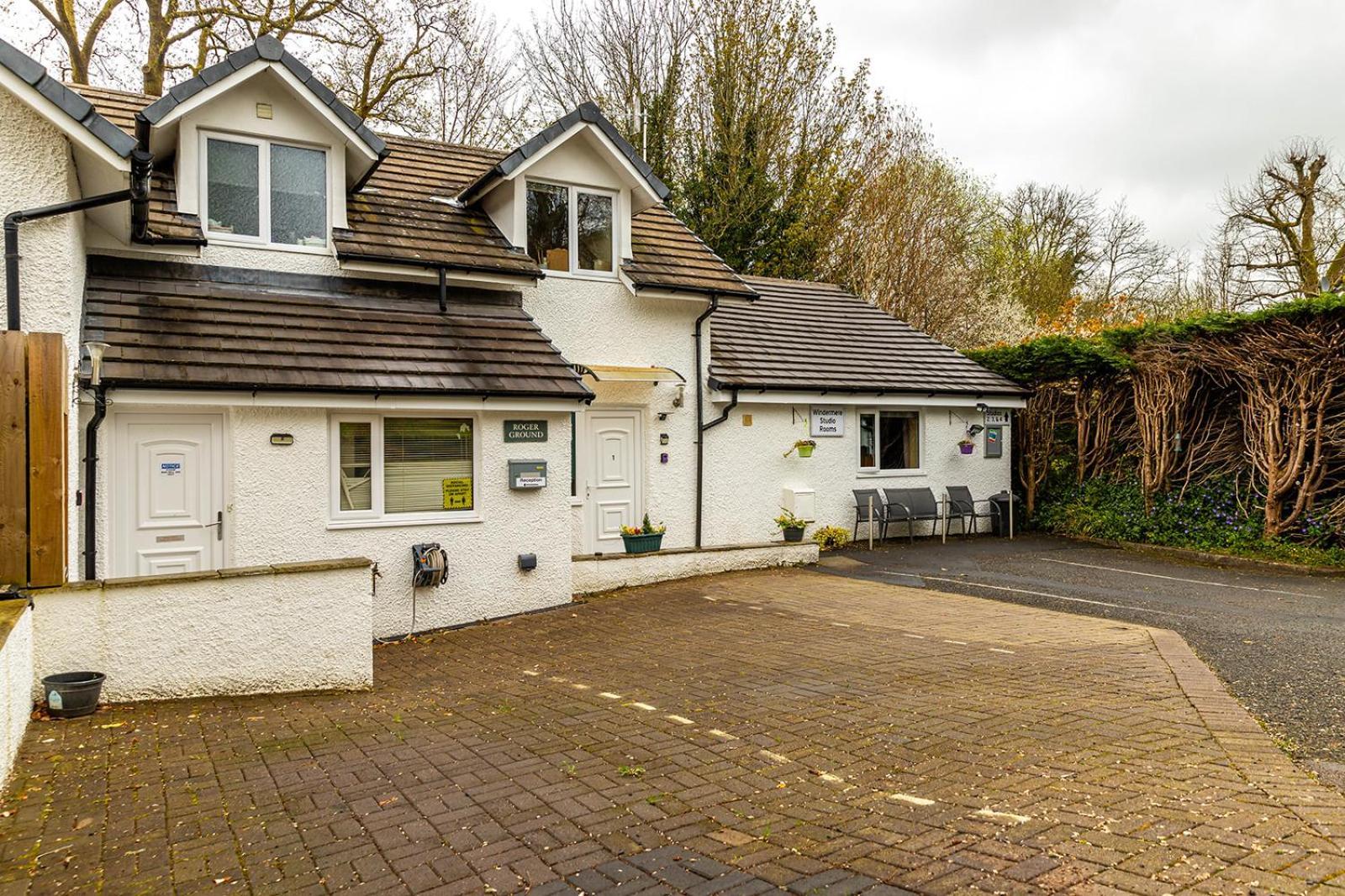 Windermere Studio Rooms - With Free Car Parking Onsite Eksteriør bilde
